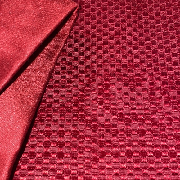 Set of 4 Placemats. Unbranded. 17.5 x 13. Waffle like texture. DEEP RED. Nice! - Picture 2 of 7